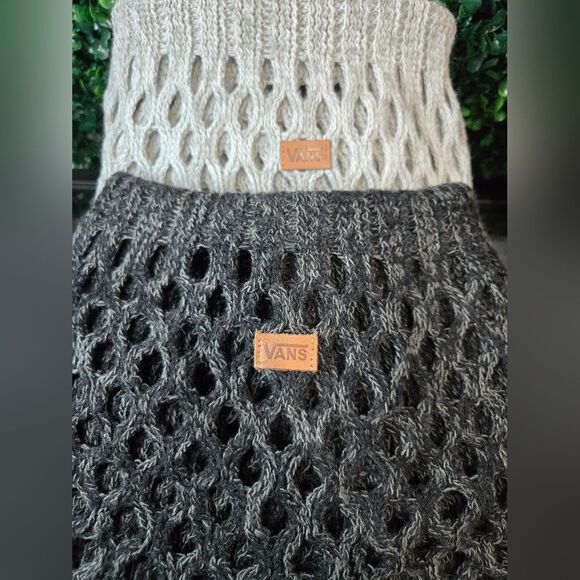2 VANS Rebel Riot Cowl Scarf Women's Size Gently Used - Picture 3 of 4